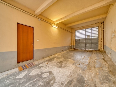 Monolocale in Vendita a Torino, zona Cit Turin, 99'000€, 55 m²