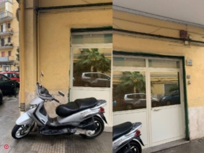 Negozio/Locale commerciale in Vendita in Via Santa Lucia 134 a Napoli