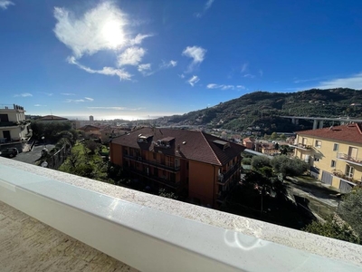 Quadrilocale in Vendita a Imperia, 280'000€, 103 m²