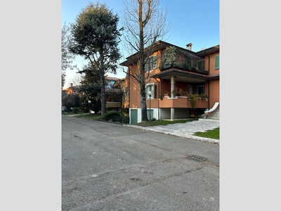 Quadrilocale in Vendita a Mantova, zona Belfiore, 250'000€, 160 m²