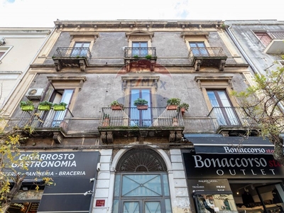 Trilocale in Vendita a Catania, zona Viale M. Rapisardi - Lavaggi, 79'000€, 80 m²