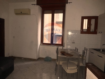 Trilocale in Vendita a Napoli, zona Centro, 35'000€, 45 m²