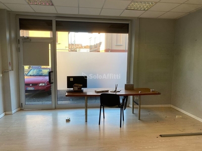 Ufficio in Affitto a Brescia, 500€, 55 m²