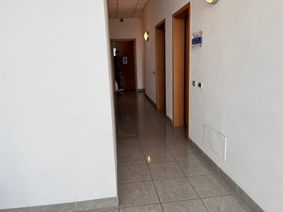 Ufficio in Affitto a Pisa, zona Ospedaletto, 750€, 65 m²