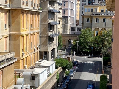 Vendita Appartamento via Leon Battista Alberti, Genova