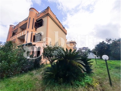 Villa bifamiliare in Via Vicinale Amodio, 94, Giugliano in Campania (NA)