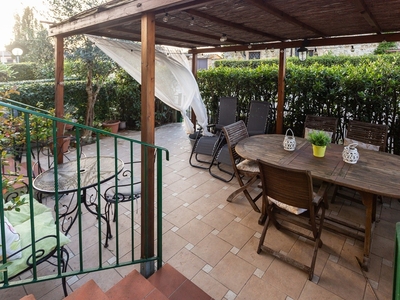 Villa con terrazzo in via di petroio, Castelnuovo Berardenga