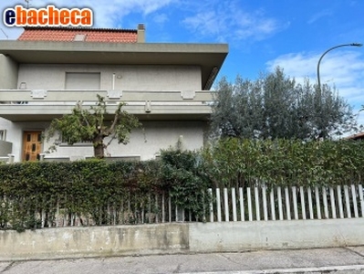 Villa a Schiera a Oliveto