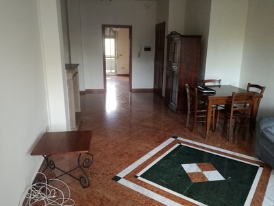 Appartamento in Affitto a Caserta, zona centro, 700€, 159 m², arredato