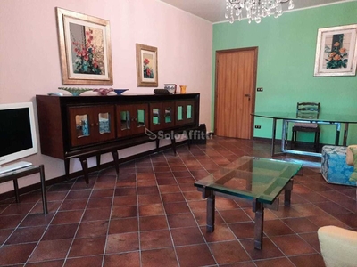 Appartamento in Affitto a Rimini, 900€, 85 m²