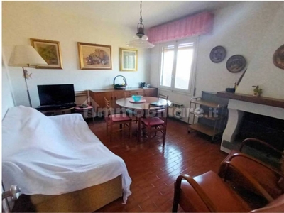 Appartamento in in affitto da privato a Vetto piazzetta Val d'Enza, 6