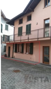Appartamento in vendita a Erba Como