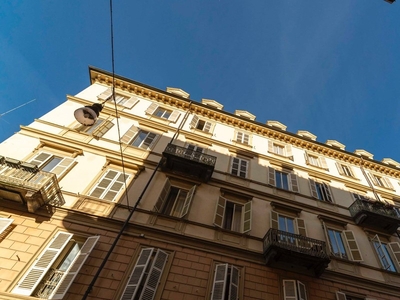 Appartamento in Vendita a Torino, zona San Salvario, 450'000€, 190 m²