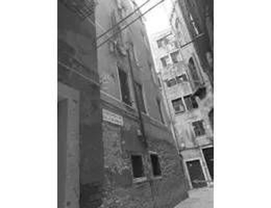 Appartamento in Vendita in Calle Drio Le Carampane a Venezia