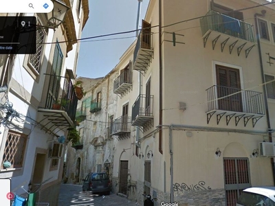 Appartamento in Vendita in Piazza del giglio a Palermo