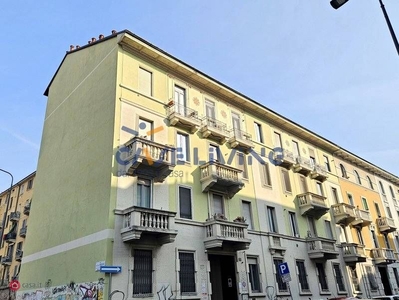 Appartamento in Vendita in Via Giulio Carcano 19 a Milano