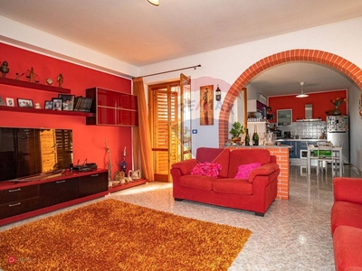 Appartamento in Vendita in Via Nizzeti 153 a Aci Catena