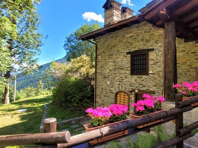 Appartamento indipendente in vendita a Rhemes-saint-georges Aosta Mougnoz
