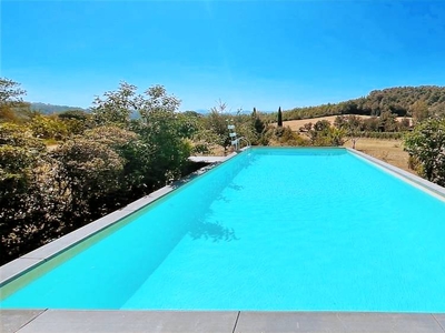 Casa a Spoleto con giardino, terrazza e barbecue