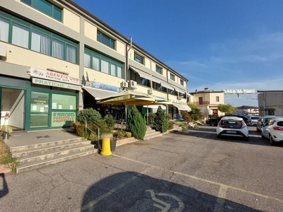 Immobile commerciale in Affitto a Rovigo, 800€, 90 m², arredato