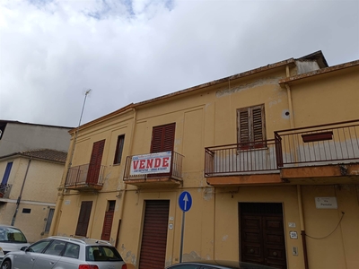 Palazzo in vendita a Taurianova Reggio Calabria