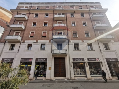 Trilocale in Vendita a Ferrara, zona Centro storico, 125'000€, 40 m²