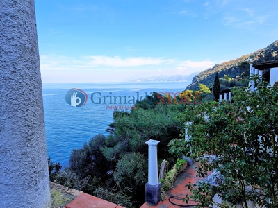 Casa indipendente in Via Grotta Azzurra - Anacapri