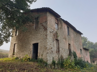 Casa indipendente in Via Umberto I - Lugnano in Teverina
