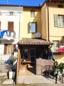 Villa a Schiera in vendita a Santa Giuletta - Zona: Santa Giuletta