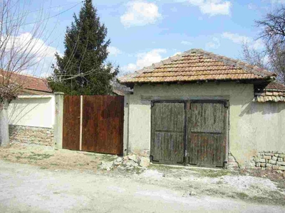 12 300 euro casa in Bulgaria 100 m2 con giardino 600 m2
