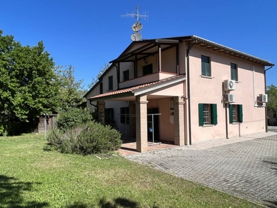 Appartamento in vendita a Imola via Palazzina