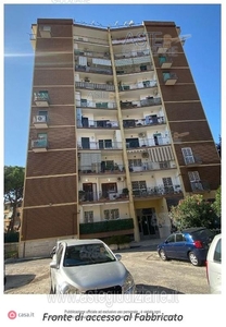 Appartamento in Vendita in Via Giustiniano 225 a Napoli