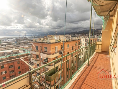 Appartamento in Vendita in Via Lodovico Calda 28 a Genova