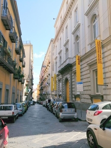 Appartamento in Vendita in Via Luigi Settembrini a Napoli