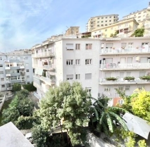 Appartamento in Vendita in Via Tasso a Napoli