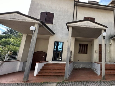 Casa a Schiera in vendita a Castiglione dei Pepoli via Cà nova 10