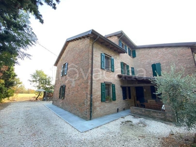 Casa Indipendente in vendita a Imola via Ghiandolino, 27