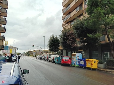 Garage/Posto auto in Vendita in Viale Japigia 131 a Bari