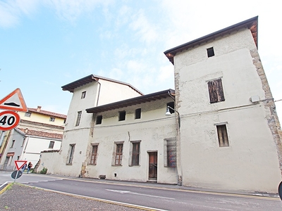 Stabile/Palazzo con terrazzo a Stezzano