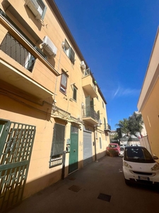 Trilocale arredato in affitto a Palermo