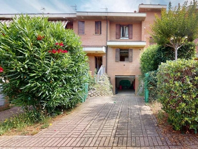 Villa a Schiera in vendita a Castel San Pietro Terme via Caduti di Cefalonia