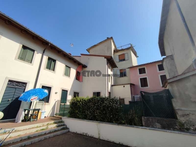 Villa Bifamiliare in Affitto ad Cornedo Vicentino - 500 Euro