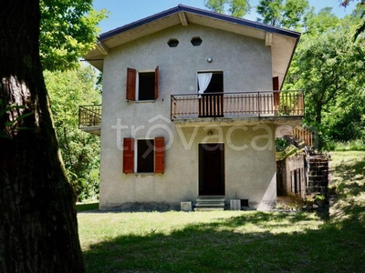 Villa Bifamiliare in vendita a Castel d'Aiano via Santa Lucia