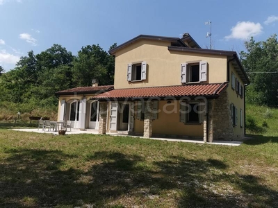Villa Bifamiliare in vendita a Castel San Pietro Terme via Montecerere