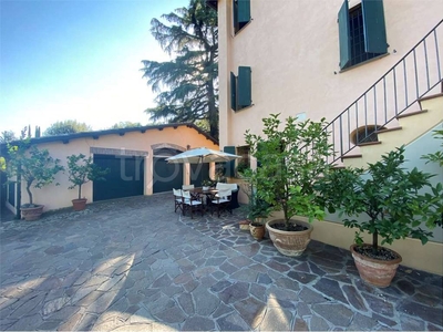 Villa Bifamiliare in vendita a Imola via Bergullo