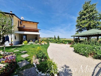 Villa Bifamiliare in vendita a Imola via Morine