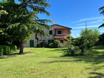 Villa Bifamiliare in vendita a Imola via Palazzina