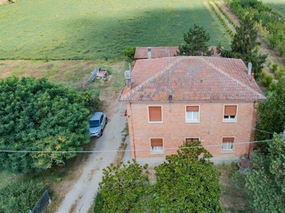 Villa in vendita a Imola