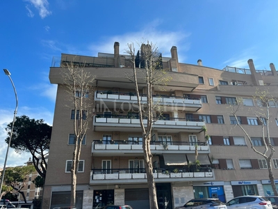 Casa a Roma in Via Isole del Capo Verde, Ostia Centro