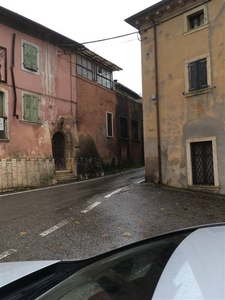 Casa semi indipendente da ristrutturare in zona Cogollo a Tregnago